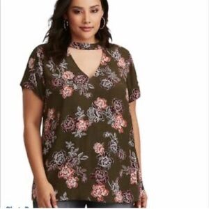 Green Floral Torrid Keyhole Blouse